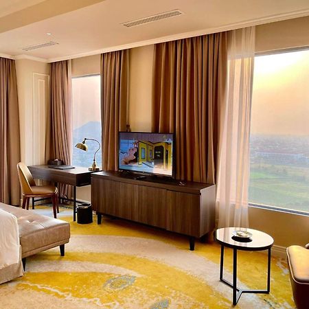 La Vela Hue Hotel エクステリア 写真 A room at the hotel