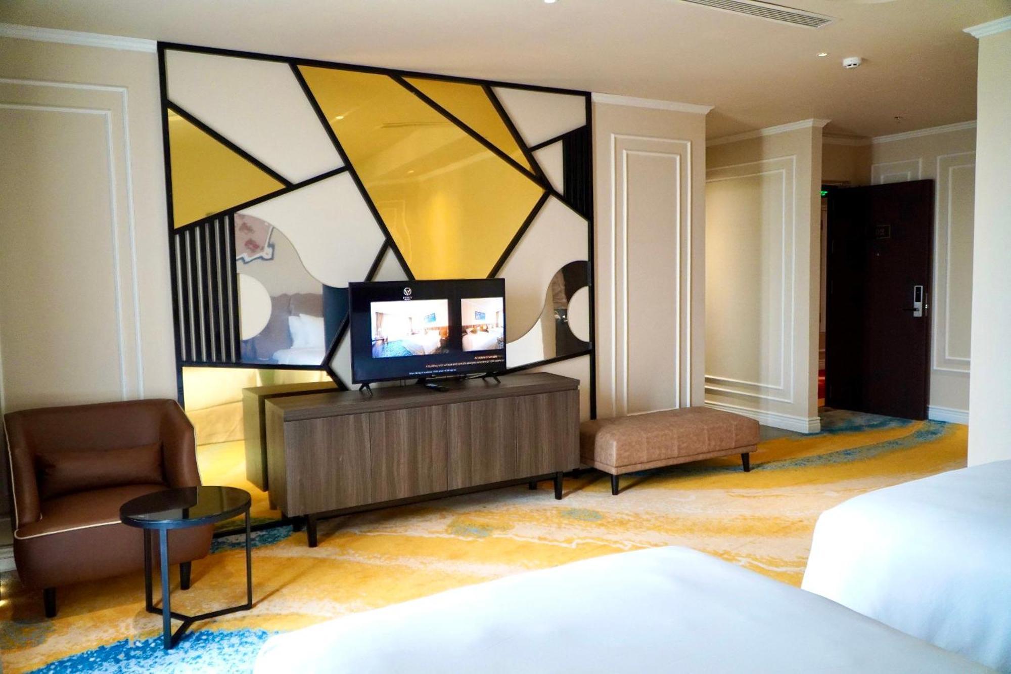 La Vela Hue Hotel エクステリア 写真 A room at the hotel