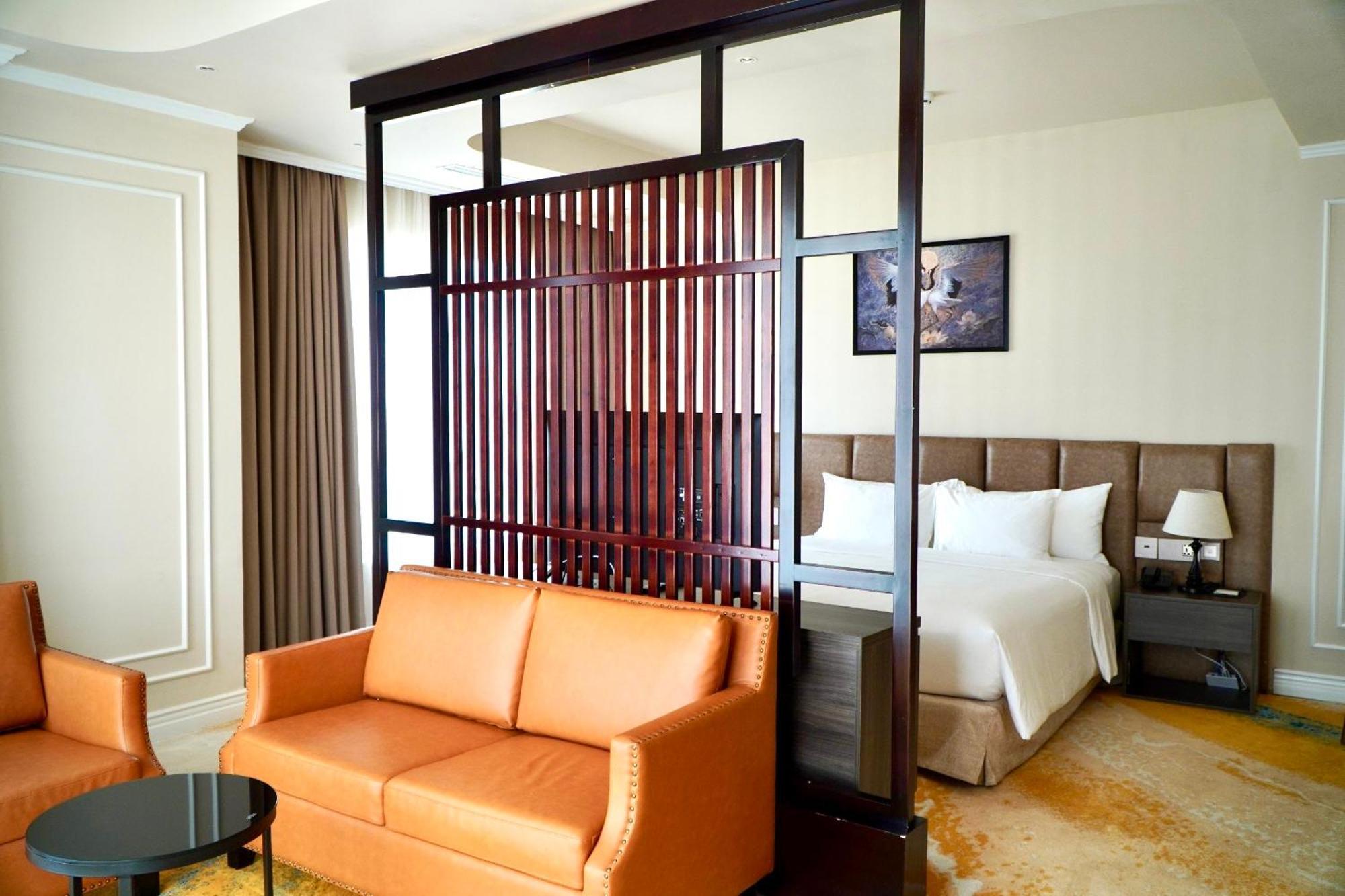 La Vela Hue Hotel エクステリア 写真 A room at the hotel