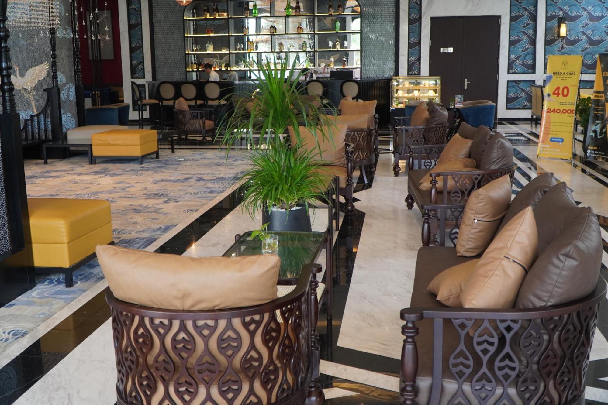 La Vela Hue Hotel エクステリア 写真 The lobby of the hotel